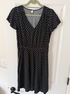 Old Navy Black Polka Dot V-Neck Dress - Classic Women's Dress